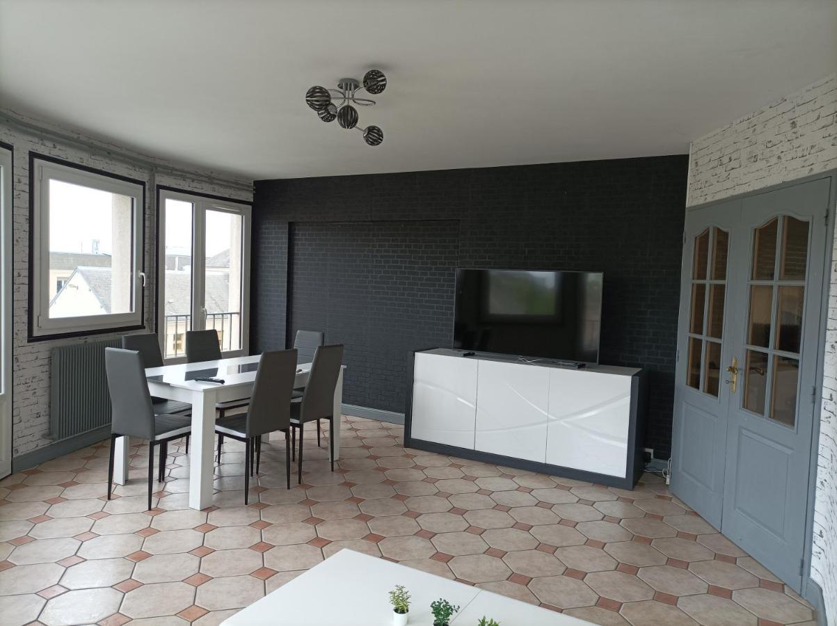Joli Appartement Type 5 En Centre Ville Châteauroux Buitenkant foto